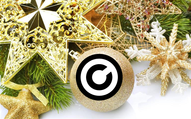 Christmas Copyright Myths - Christmas ornament with the copyright symbol